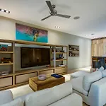Downtown Villa